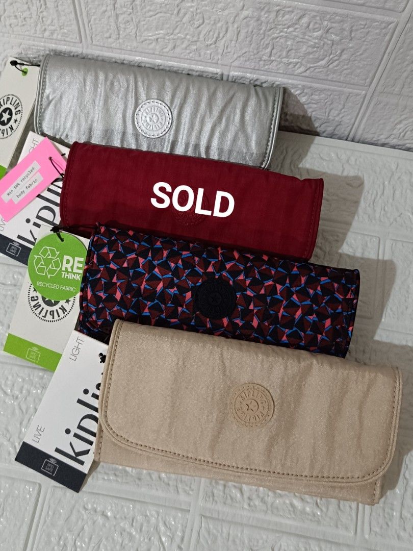 Kipling Money Land Snap Wallet (Category: Wallets & Card holders) located in Mandaluyong City. Submitted by sheila_snapshoppe (Listing ID 1468342747, Image 1). Description: 💯% guaranteed original bought in Kipling US 🇺🇸 Kipling Money Land Snap Wallet size: 7.25" x 4" x 1".