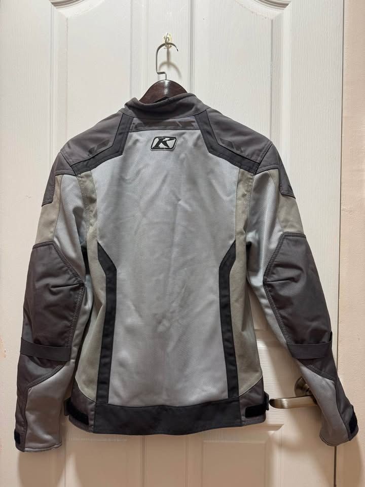 KLIM Induction Jacket Cool Gray Original (Category: Coats, Jackets and Outerwear) located in Quezon City. Submitted by shekinamae (Listing ID 1468453412, Image 3). Description: Premium motorcycle riding jacket by KLIM. • Color: Cool Gray • Size: XS (may fit Small to Medium, depending on body measurements and preferred fit) • Condition: Like new, used only once! • No stains or damage • 100% original KLIM Price: ₱30,000 Selling because it's no long