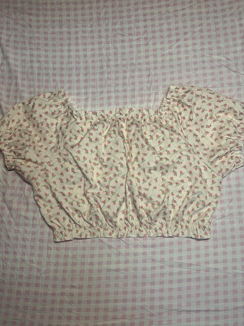 Korean Floral Crop Top Tie Front (Category: Others Tops) located in San Juan City. Submitted by angel_aura_archive (Listing ID 1468340766, Image 3). Description: - Free size can fit upto XL if stretched - All of the details are here n po so pls matuto po magbasa and no to low bailers!! I can give discount if marami po kukunin. They are not from ukay and they are from my personal collection from my closet (purpose is to declutter)..