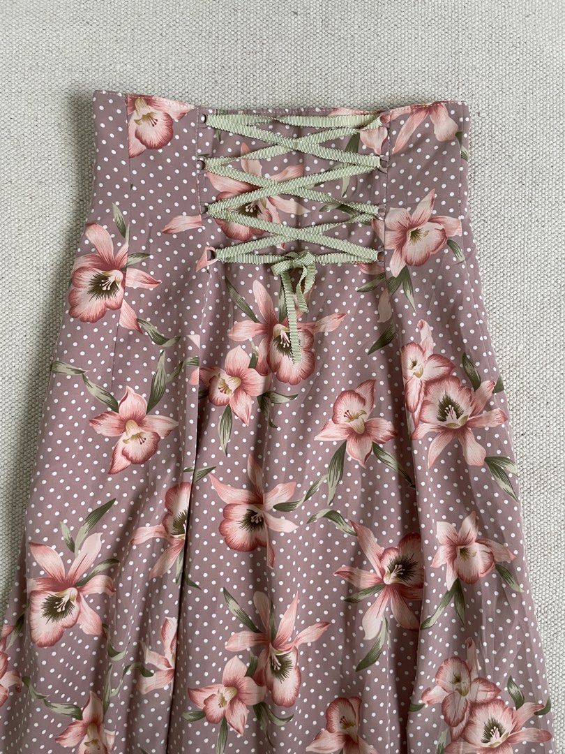 La Chatte pink floral polka dot corset (Category: Skirts) located in Davao. Submitted by re.createph (Listing ID 1468447572, Image 3). Description: - Pink with white polka dots and floral pattern - high waist, maxi length, back lace-up corset detail Waist: 27” Length: 34” .