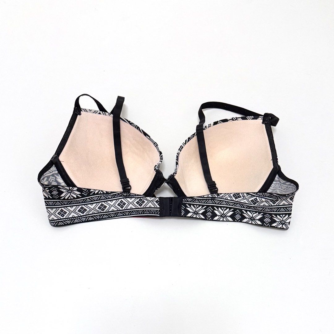 LA SENZA Black & White Push-up Bra [36B] (Category: Undergarments & Loungewear) located in Malabon City. Submitted by k_intimates (Listing ID 1468481732, Image 3). Description: Details: • Size 36B / wired / push-up • Like new • Black and white Fair Isle snowflake pattern underwire push-up bra from La Senza..