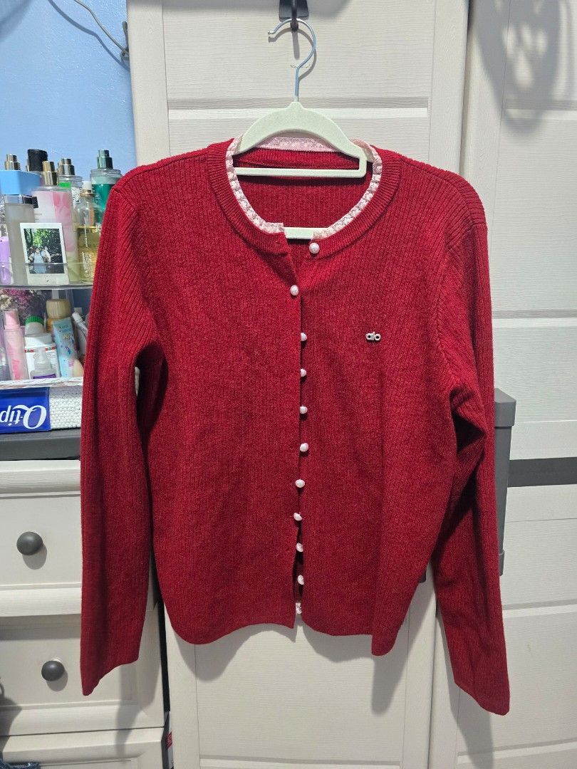 Lace Knitted Cardigan (Category: Coats, Jackets and Outerwear) located in Quezon City. Submitted by dinesaur (Listing ID 1468363214, Image 1). Description: .