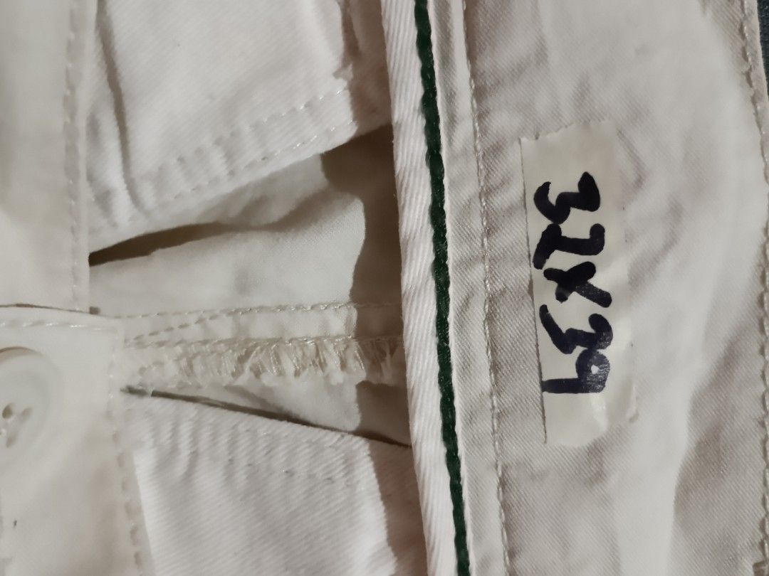 Lacoste chino (Category: Chinos) located in Guagua. Submitted by branded.thriftssss (Listing ID 1468287781, Image 2). Description: .