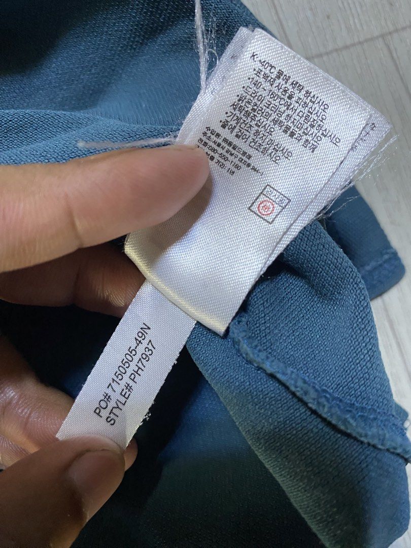 Lacoste Slim Fit (Category: Tshirts & Polo Shirts ) located in Pasig City. Submitted by terrencec34805 (Listing ID 1468473956, Image 3). Description: Lacoste Slim fit polo shirt In good condition Size:Large Width:19 Length:28.
