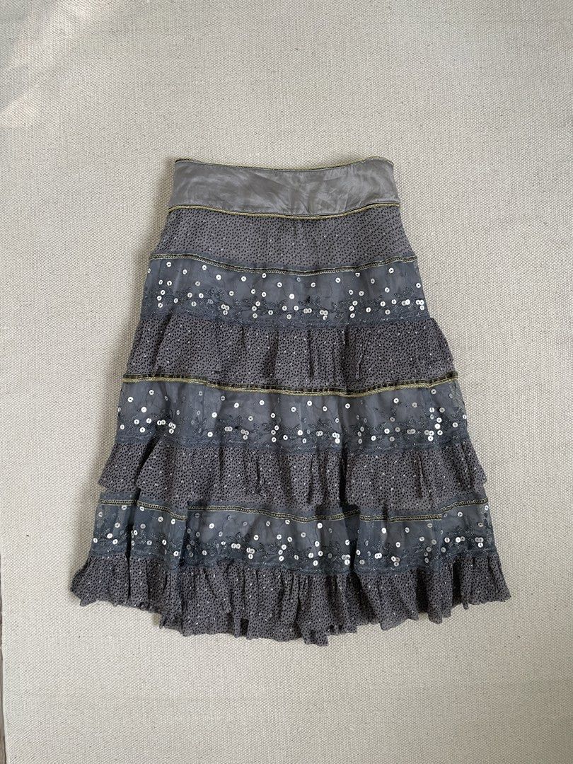 LaiCarFore Grey Sequin Tiered Skirt (Category: Skirts) located in Davao. Submitted by re.createph (Listing ID 1468446272, Image 1). Description: - Multiple ruffled tiers with subtle sequin details Waist: 26-27” Length: 24” .