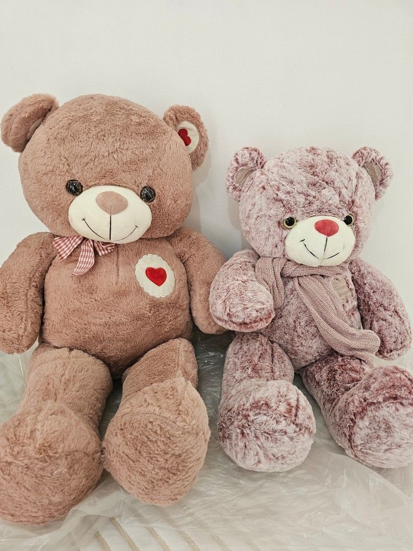 Large Bear Stuffed Toy (Category: Plushies & Soft Toys) located in Quezon City. Submitted by bieannes (Listing ID 1468293162, Image 1). Description: 1500 each 2750 only if take all -arcade won -new/stored only perfect to give as gifts Location: Novaliches, Quezon City delivery via lalamove/grab within metro mnl or nearby areas only.