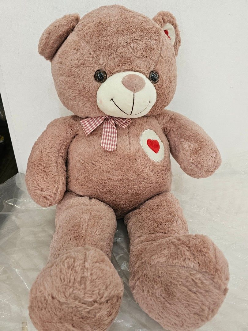 Large Bear Stuffed Toy (Category: Plushies & Soft Toys) located in Quezon City. Submitted by bieannes (Listing ID 1468293162, Image 3). Description: 1500 each 2750 only if take all -arcade won -new/stored only perfect to give as gifts Location: Novaliches, Quezon City delivery via lalamove/grab within metro mnl or nearby areas only.