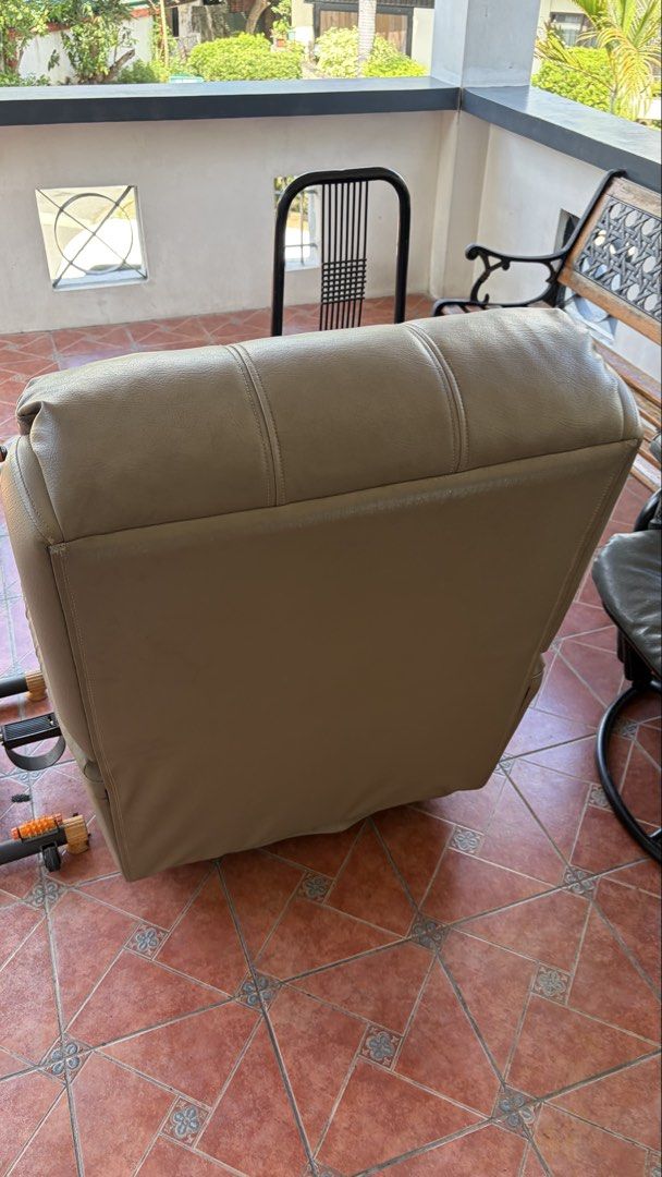 Lazy Boy Chair (Category: Chairs) located in Makati City. Submitted by metriccoldwar26 (Listing ID 1468352044, Image 2). Description: For Sale: Lazy Boy Inspired Chair Tan Color Footrest recliner Used a few times only Loc: Paranaque/Pasay Price: 7,000.