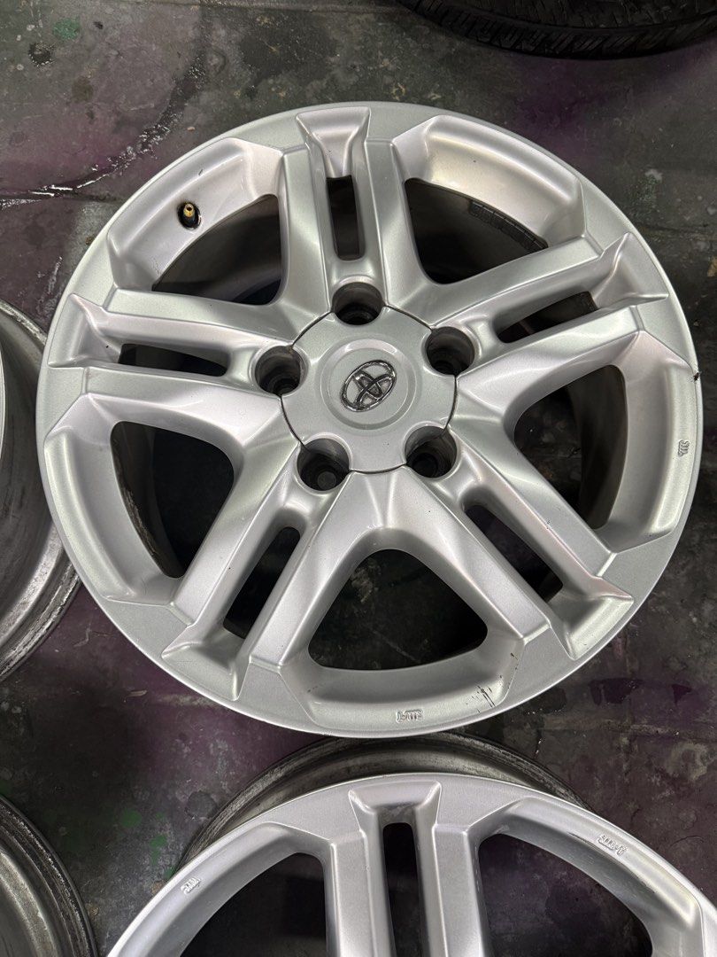 LC200 Euro version mags size 20 (Rare) (Category: Mags and Tires) located in Pasig City. Submitted by amglorinser (Listing ID 1468307541, Image 3). Description: Selling LC200 Euro version mags size 20 (rare) orig Toyota, not copy/replica has some scratches due to age/usage last pic for reference Asking ₱65,000 negotiable only upon viewing Item is in Pasig City.