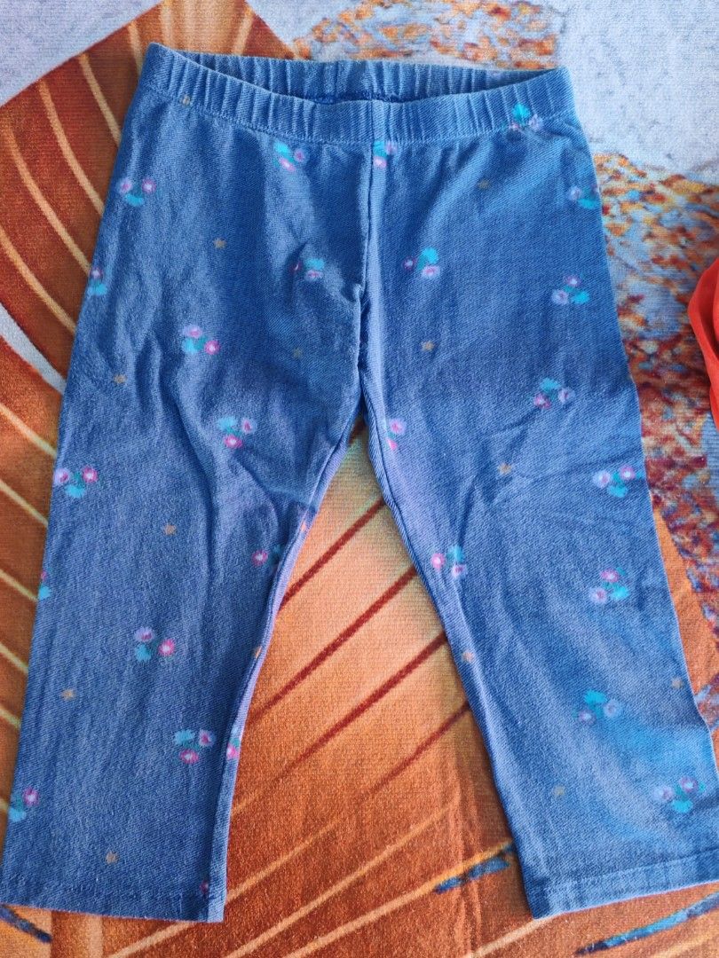 Leggings for kids (Category: Babies & Kids Fashion) located in Quezon City. Submitted by plantcorner (Listing ID 1468352894, Image 1). Description: 4 to 6 Pang every day use Stretch Good condition Lalamove only.