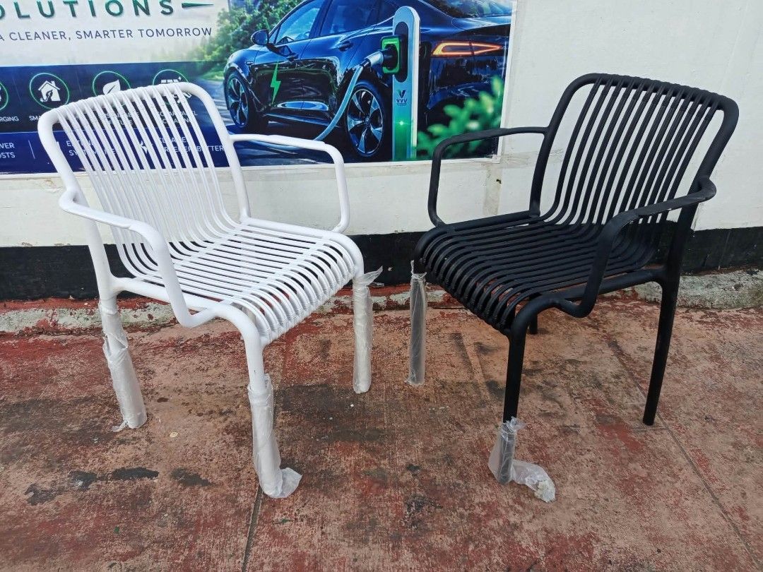 LEISURE CHAIR (Category: Chairs) located in Manila. Submitted by dolorchris69891 (Listing ID 1468374346, Image 2). Description: LEISURE CHAIR 1650php with arm 🎨black 🎨white 1550 php w/o arm 🎨black 🎨white.