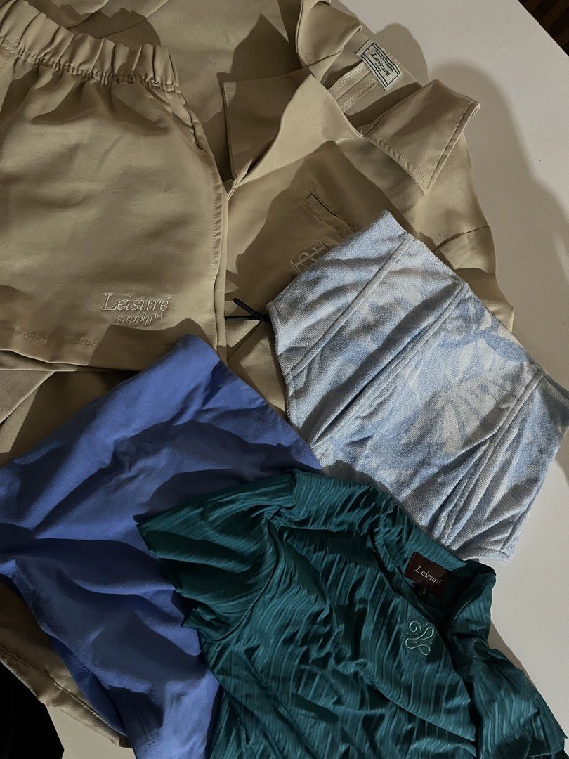leisure supply bundle (Category: Sets or Coordinates) located in Lucena. Submitted by jayseln (Listing ID 1468462089, Image 1). Description: 150 for tops 300 for the set.