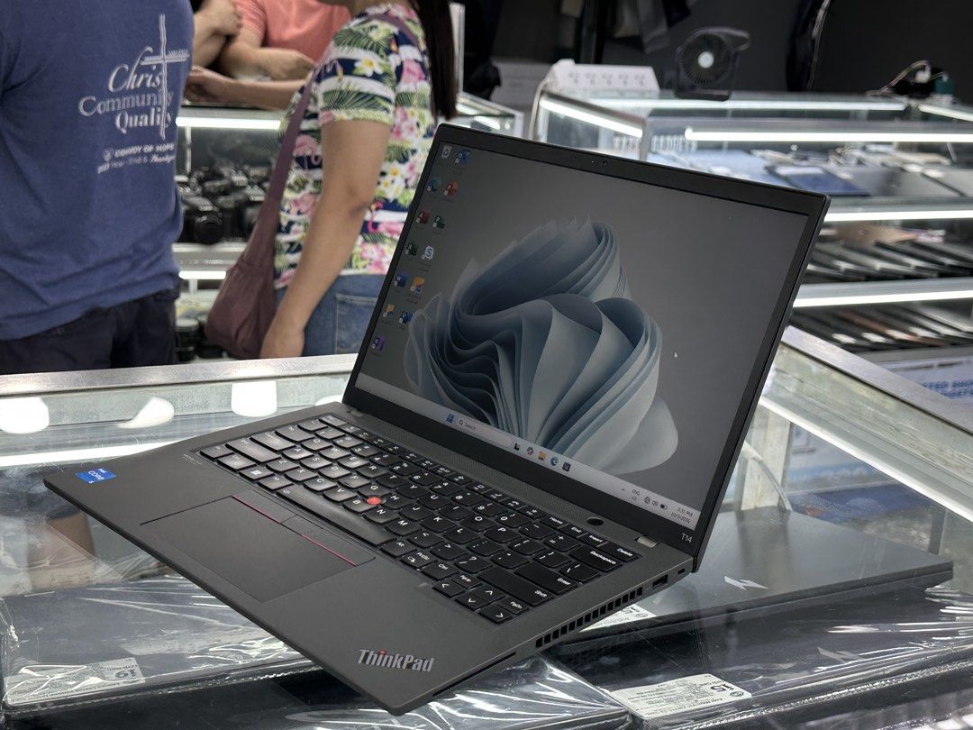 Lenovo Thinkpad T14 Gen 3 (Category: Laptops & Notebooks) located in Manila. Submitted by norhansarip (Listing ID 1468378470, Image 2). Description: Lenovo Thinkpad T14 Gen 3 12th Gen Core i5 ‘1240P’ 16GB RAM 512GB SSD, Intel UHD Graphics 14-inch WUXGA IPS display Backlit Keyboard w/ Biometric Scanner - Pristine Condition✨ Quick Specs - Processor: 12th Gen Intel Core i5-1240P (12 cores: 4 performance cores, 8 efficient cores; 16 threads; 12MB cac