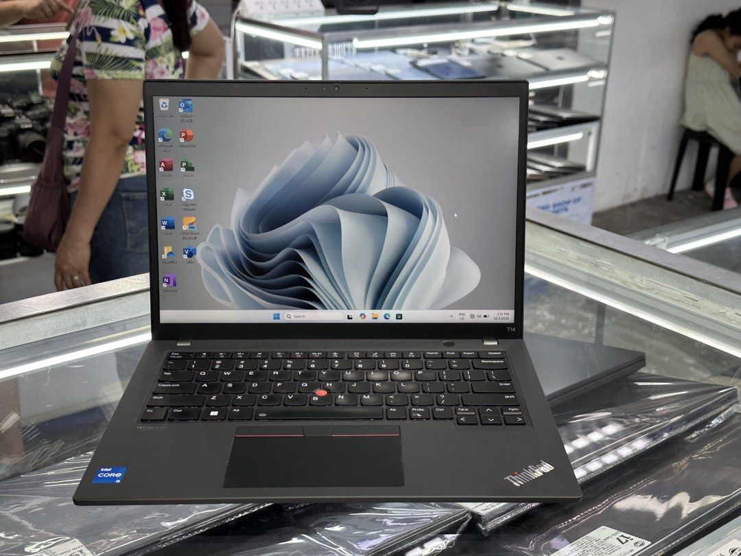 Lenovo Thinkpad T14 Gen 3 (Category: Laptops & Notebooks) located in Manila. Submitted by norhansarip (Listing ID 1468378470, Image 1). Description: Lenovo Thinkpad T14 Gen 3 12th Gen Core i5 ‘1240P’ 16GB RAM 512GB SSD, Intel UHD Graphics 14-inch WUXGA IPS display Backlit Keyboard w/ Biometric Scanner - Pristine Condition✨ Quick Specs - Processor: 12th Gen Intel Core i5-1240P (12 cores: 4 performance cores, 8 efficient cores; 16 threads; 12MB cac