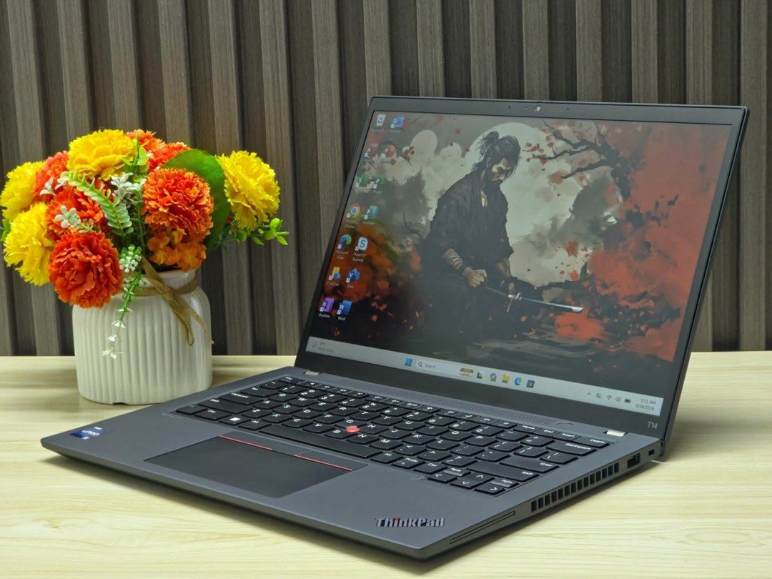 Lenovo Thinkpad T14 Gen 4 (Category: Laptops & Notebooks) located in Manila. Submitted by norhansarip (Listing ID 1468378943, Image 2). Description: Lenovo ThinkPad T14 Gen 4 i7 13th Gen 16GB RAM 256Gb SSD 14inch IPS Display WUXGA Resolution Intel UHD Graphics Win 11 Pro [ ACTUAL PICTURE ] 💻 Still Under Lenovo Warranty till Nov. 2026 💻 QUICK Specs - 13th Gen Intel®️ Core™️ i7-1365U (12Cpus) turbo boost up to 5.2Ghz - 16GB RAM 5200Mhz DDR5 Memor