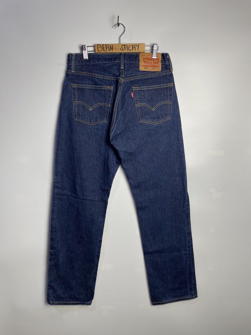 Levi’ 501 (Category: Clothes Drying Rack) located in Santo Tomas. Submitted by thriftthreadapparel (Listing ID 1468285490, Image 1). Description: Waistline 30-31 Length 40 Leg open 8.