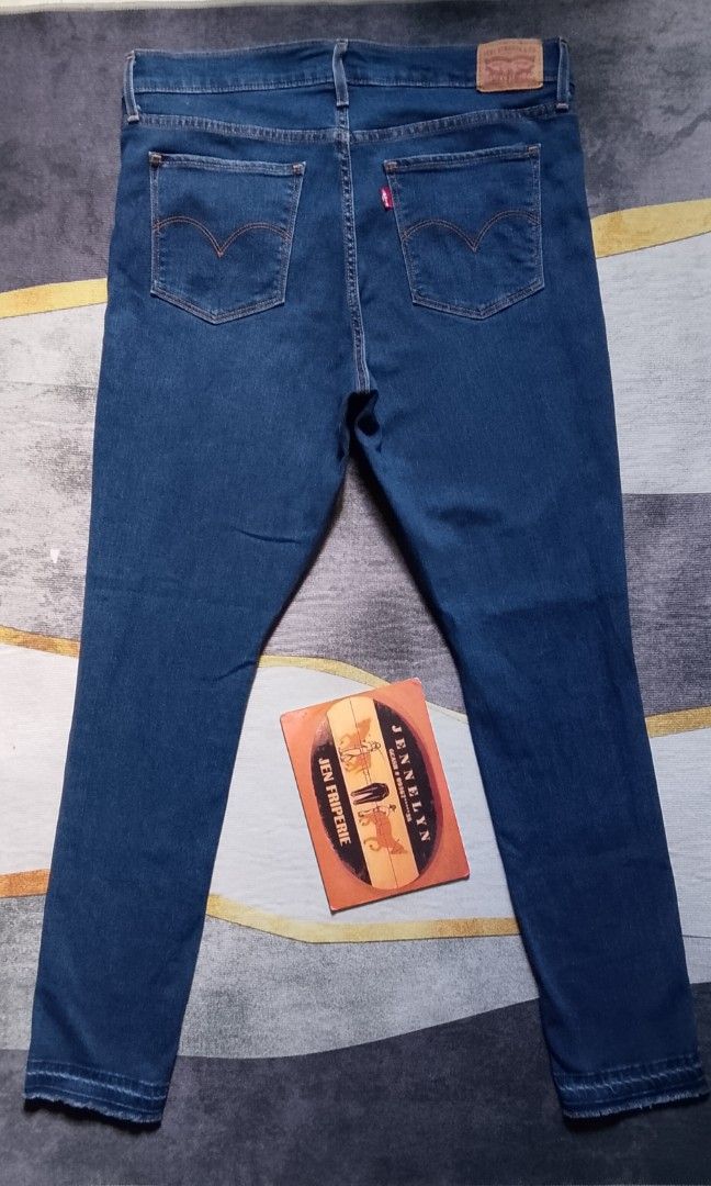 Levi's 311 shaping skinny (Category: Jeans) located in Calbayog City. Submitted by jen1027 (Listing ID 1468338391, Image 3). Description: Ptpa 🙏LEVI'S 311 SHAPING SKINNY WOMEN size 32 L 30 On Tag Actual Waistline 34-37 Super Stretch Actual Length 40.5 Hem 5.5 Made In Pakistan Excellent to like new condition Ganda nito actual,Yong hem design talaga Price:1100 + sf ⛔ Payment First ⛔mop Gcash ⛔Location:Calbayog City Samar ⛔Courier:J&T Pm.
