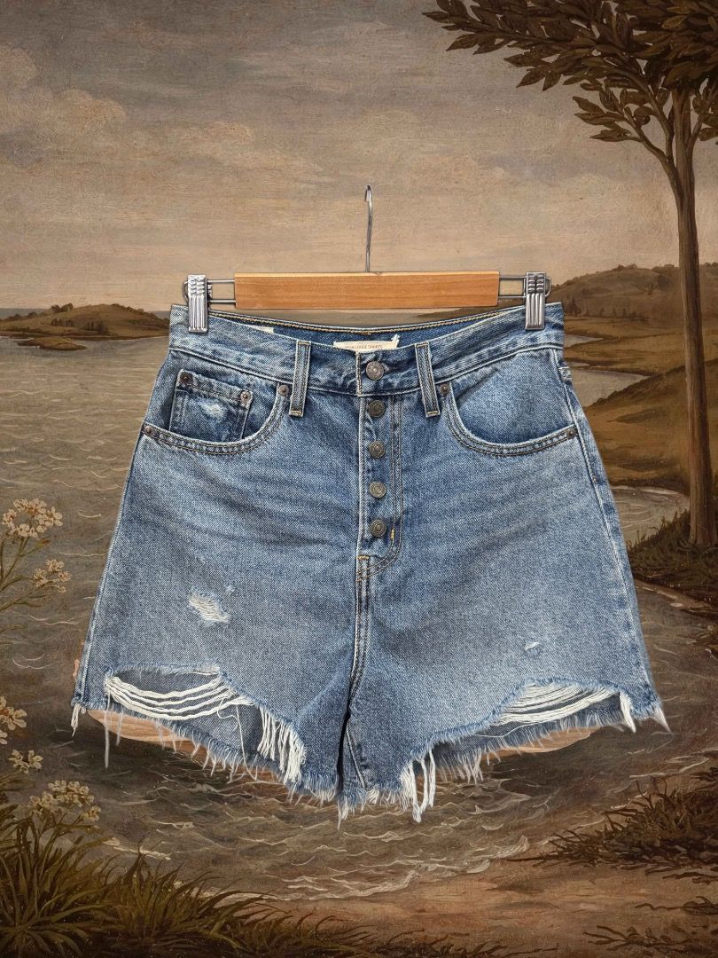Levis distressed denim short (Category: Activewear) located in Dasmarinas. Submitted by thrifteefinds (Listing ID 1468365983, Image 1). Description: Levis distressed denim short Size: S 26WL 14.5L Excellent condition M/Mine: 500 DM: Name | Contact | Address & Brgy Please comment MINE only if you’re 100% sure and ready to pay. No return or exchange .