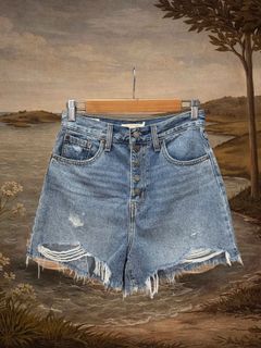 (Category: ) located in . Submitted by thrifteefinds (Listing ID 1468365983, Image 1). Description: .