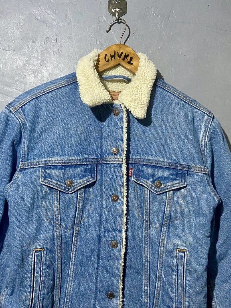 Levi’s Ex Boyfriend Sherpa Trucker Jacket (Category: Coats, Jackets and Outerwear) located in Cabuyao City. Submitted by saucycloset (Listing ID 1468421295, Image 3). Description: Levis Type III Premium Sherpa Lined Trucker Jacket Size : XS Dimes : 19W 22L Condition : like new Issue : None Price : 1,500 📍Cabuyao Laguna.