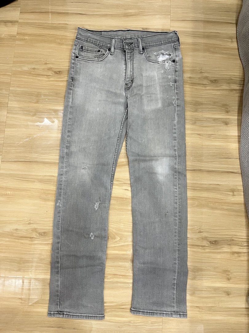 Levi's 514 Grey Distressed Jeans W32 L32 (Category: Jeans) located in Angeles City. Submitted by thriftsij (Listing ID 1468446983, Image 1). Description: - Brand: Levi's 514 - Size: W32 L32 W32 L41 LO7.5 - Color: Classic washed grey - Details: Factory distressed with ripped spots on the front legs and pocket area - Closure: Button fly with stamped button number 4986 - Features: Inside care tags and Levi's printed pocket lining attached - Fit: Com
