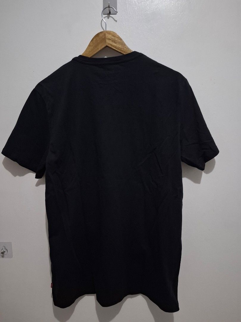 Levis las vegas size large (Category: Tshirts & Polo Shirts ) located in Tarlac. Submitted by christopher.24 (Listing ID 1468315986, Image 3). Description: brandnew legit.