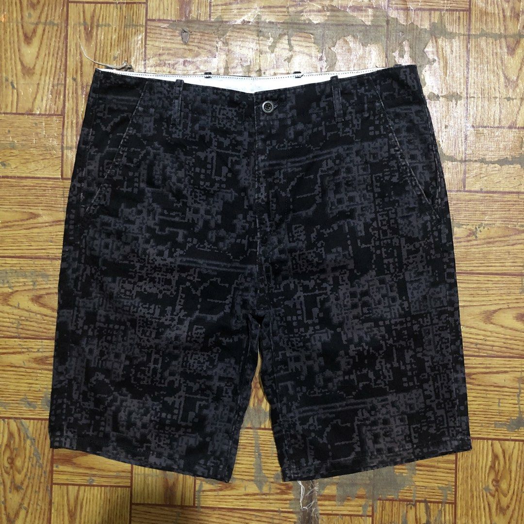 LEVIS PIXELATED CAMOU JORTS (Category: Shorts) located in Dasmarinas. Submitted by cornyxmessy (Listing ID 1468468763, Image 1). Description: waist - 34 to 35 length - 20.5.