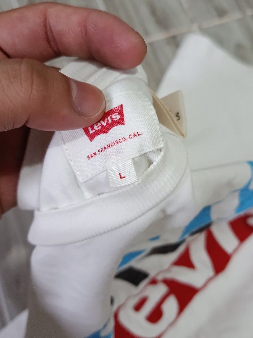 LEVIS TSHIRT (freeshipping) (Category: Tshirts & Polo Shirts ) located in Quezon City. Submitted by gyl-stop (Listing ID 1468418070, Image 3). Description: free shipping 25x29 excellent condi cr: 9.8/10 issue: none.