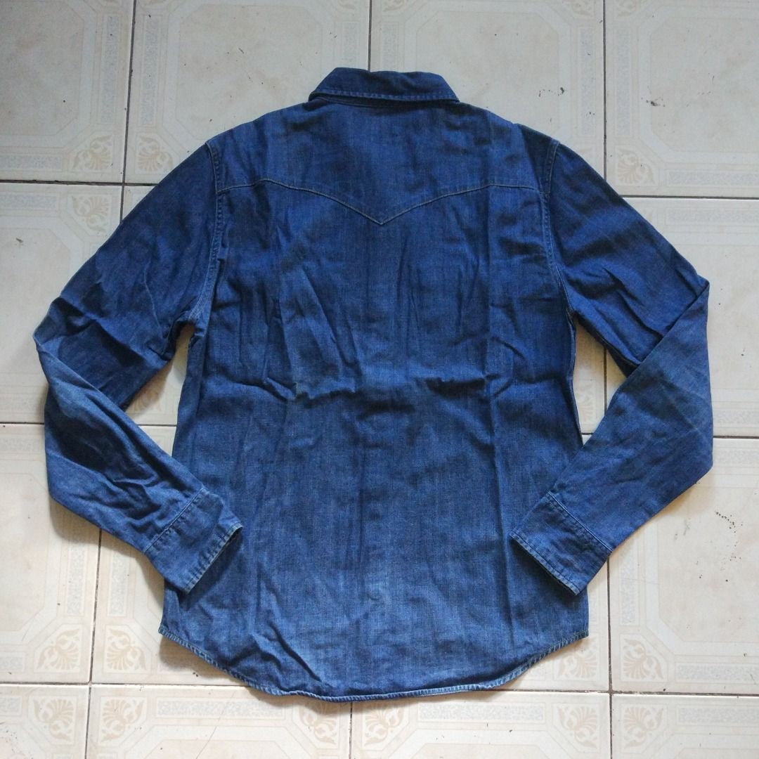 Levis Western longsleeve M (Category: Formal Shirts) located in Pasay City. Submitted by denimdude.ph (Listing ID 1468352166, Image 2). Description: fade at collar, last pic.