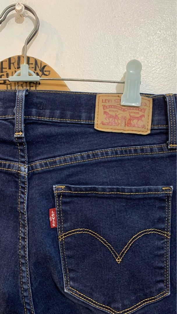 Levi's® Women's 315 (Category: Jeans) located in Baao. Submitted by berdengsungay08 (Listing ID 1468389055, Image 3). Description: Levi’s® Women’s 315 | Bootcut Jeans Size 27 Dimes: 30”W x 41”L 10”Frontrise, 8.5”Hip, 8”Hem 10/10 Color Rate As New ✨ No Flaws ❌ Price: ✉️✉️✉️.