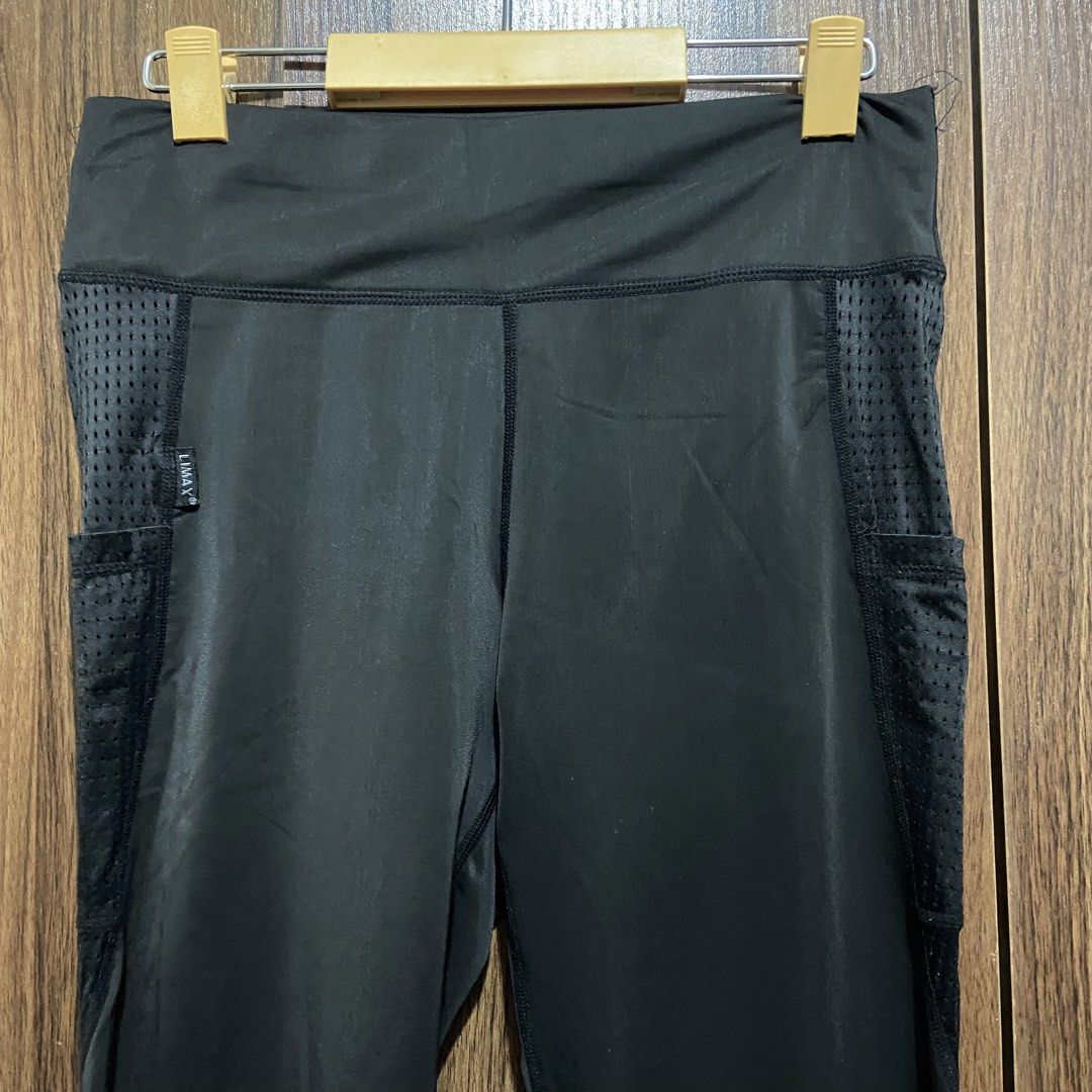Limax Black Athletic Leggings with Side Pockets (Category: Activewear) located in Marikina City. Submitted by jeliie (Listing ID 1468423435, Image 2). Description: No issue stretchable s-m size.
