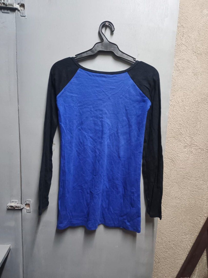 LIP SERVICE (Category: Longsleeves) located in Dasmarinas. Submitted by jessputrages (Listing ID 1468451913, Image 2). Description: For sale Lip Service Excellent condition No issue 800 plus shipping fee Pm for more details.