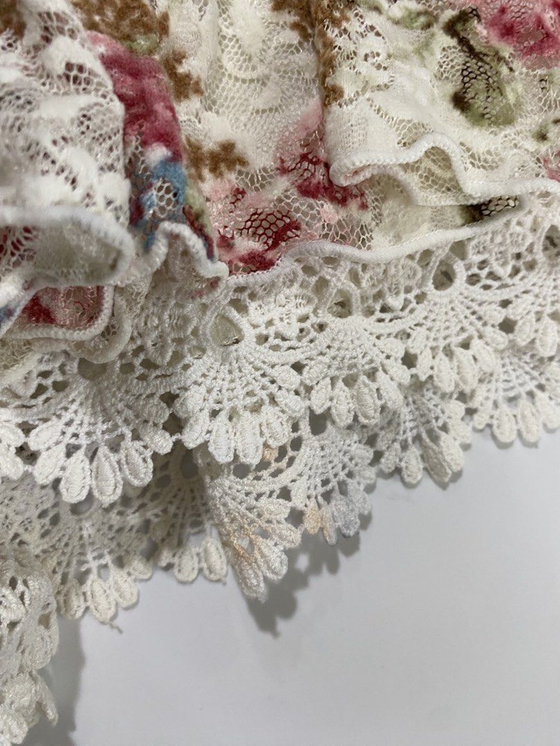 Liz lisa sukapan (Category: Shorts) located in Dumangas. Submitted by hakdoooog (Listing ID 1468463593, Image 2). Description: Vintage 'Liz Lisa' floral lace-layered sukapan Size: W 25-35, L 14, R 12 Minimal color transfer Mine ₱850 Steal ₱950 Grab ₱1,000 ₱50 increment LOCK ₱2,500 END OF M/S/G/BID/LOCK - OCTOBER 17 TOMORROW AT 6:00PM.