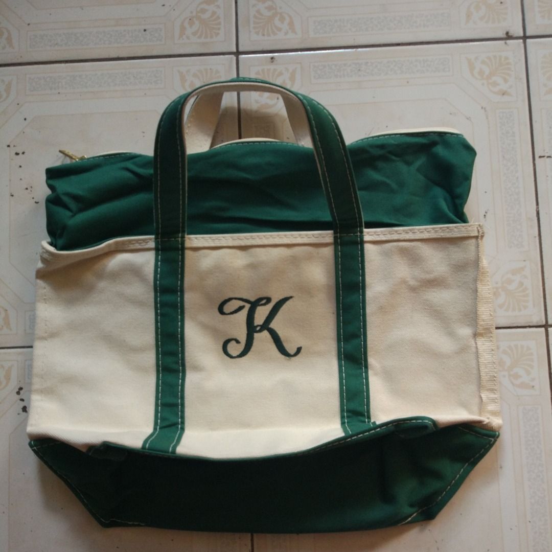 LL Bean Tote Bag (Category: Luxury Bags & Wallets) located in Pasay City. Submitted by denimdude.ph (Listing ID 1468349033, Image 1). Description: made in USA expandable tiny stains, last pic.