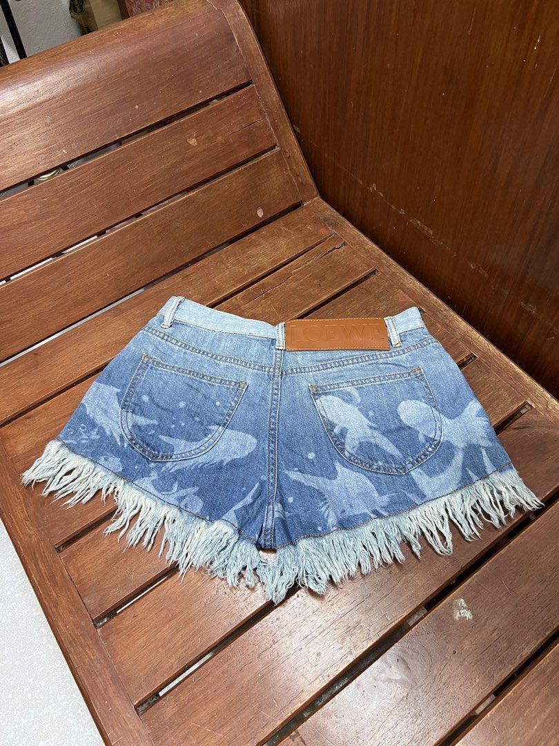 LOEWE PAULA’S IBIZA PRINTED DENIM SHORT (Category: Luxury Apparel) located in Solano. Submitted by aljoners (Listing ID 1468380981, Image 2). Description: .