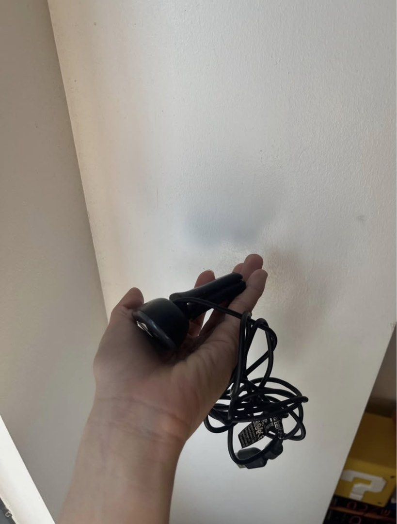 LOGITECH C270 WEBCAM (Category: Webcams) located in Quezon City. Submitted by shop_sobi (Listing ID 1468373725, Image 3). Description: Not using anyomore since i got a laptop.