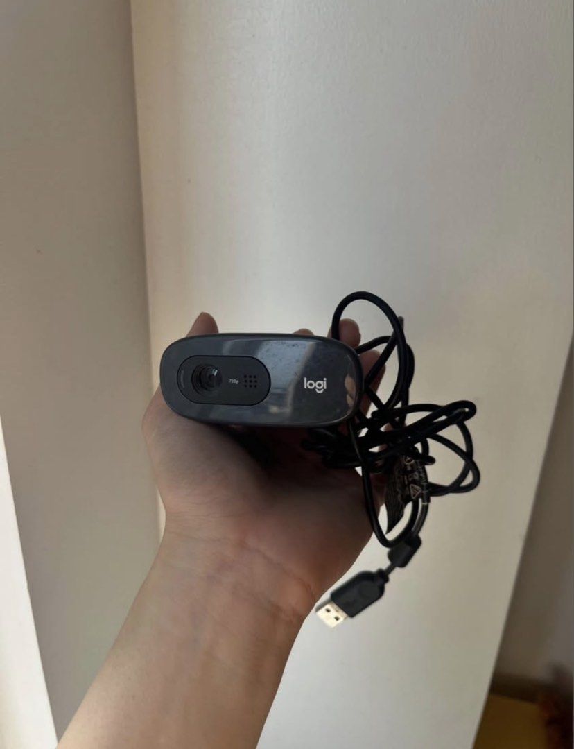 LOGITECH C270 WEBCAM (Category: Webcams) located in Quezon City. Submitted by shop_sobi (Listing ID 1468373725, Image 1). Description: Not using anyomore since i got a laptop.