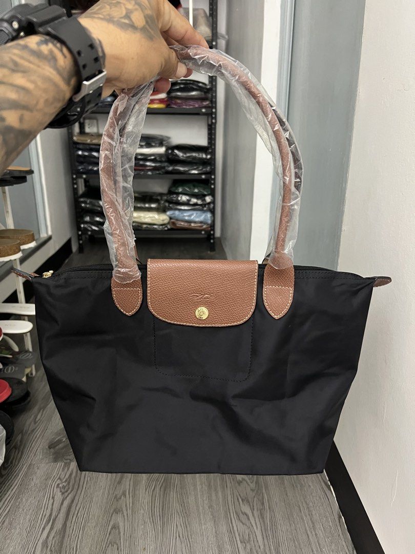 Longchamp Le Pliage Original Tote Bag (Category: Luxury Bags & Wallets) located in Bacoor. Submitted by southlocalgarage (Listing ID 1468344055, Image 1). Description: Longchamp Le Pliage Original Tote Bag Authentic Made in france As new condition No issue Dm to Purchase📩.