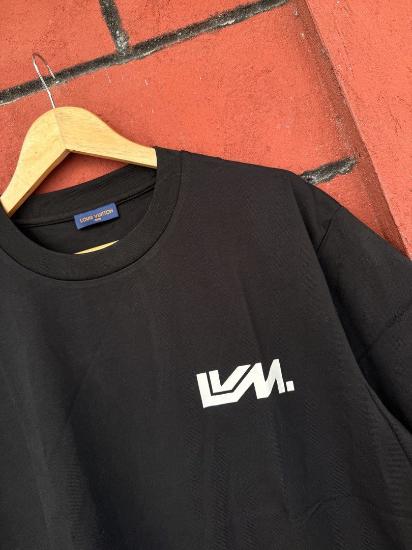 Louis Vuitton (Category: Tshirts & Polo Shirts ) located in Baguio. Submitted by mardimercredi14 (Listing ID 1468334186, Image 2). Description: 🔥 Louis Vuitton Dimensions: 23*30 Condition: excellent Color Rate: 10 ❌ none.