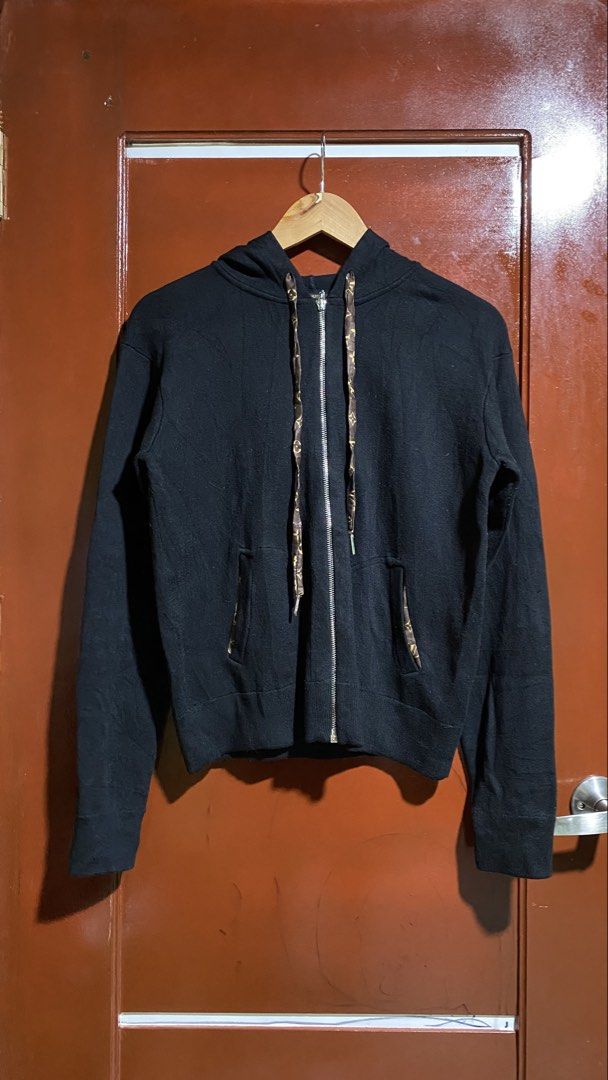 Louis Vuitton Black Monogram Zip Hoodie Size M (Category: Luxury Apparel) located in Echague. Submitted by jomardofit94339 (Listing ID 1468498622, Image 1). Description: LOUIS VUITTON W20 L23 CR 9.8/10 AS NEW CONDITION NO ISSUE .