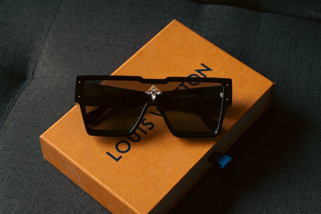 Louis Vuitton Cyclone Glasses (Category: Luxury Accessories) located in Pasay City. Submitted by thewavyond (Listing ID 1468300372, Image 2). Description: Lou Vui Cyclone Glasses Like New Condition P 22,000 Only (Store Retail 43K).