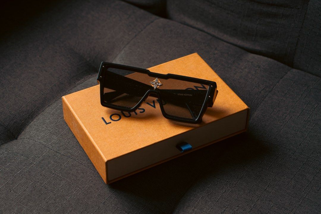 Louis Vuitton Cyclone Glasses (Category: Luxury Accessories) located in Pasay City. Submitted by thewavyond (Listing ID 1468300372, Image 1). Description: Lou Vui Cyclone Glasses Like New Condition P 22,000 Only (Store Retail 43K).