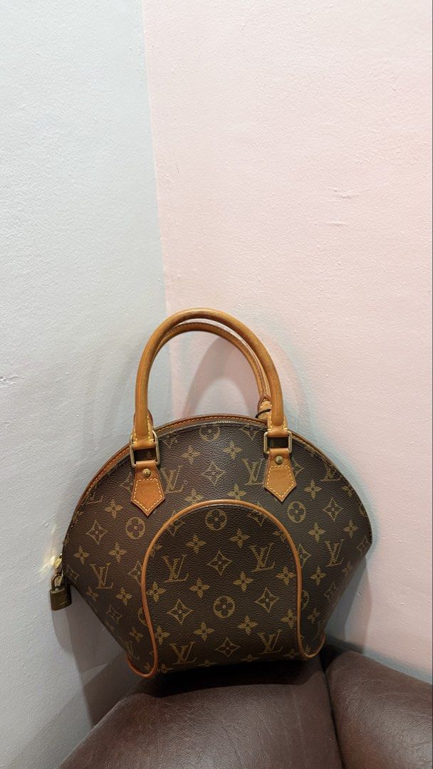 Louis Vuitton Ellipse PM (Category: Luxury Bags & Wallets) located in Manila. Submitted by airabyou (Listing ID 1468497483, Image 3). Description: Louis Vuitton Ellipse PM 25K original.