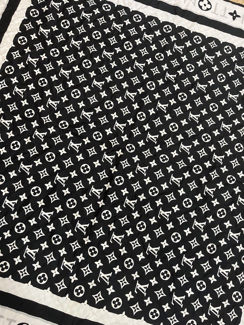 LOUIS VUITTON SILK MONOGRAM SCARF (Category: Scarves) located in Mapandan. Submitted by street_curate2.0 (Listing ID 1468407888, Image 2). Description: AUTHENTIC/LEGIT EXCELLENT CONDITION COLOR RATE: 10/10 ISSUE: NONE MEASUREMENTS: 33.5 x 33.5 PRICE: 4,999 NOTE: COLOR MAY VARY DUE TO LIGHTING!.