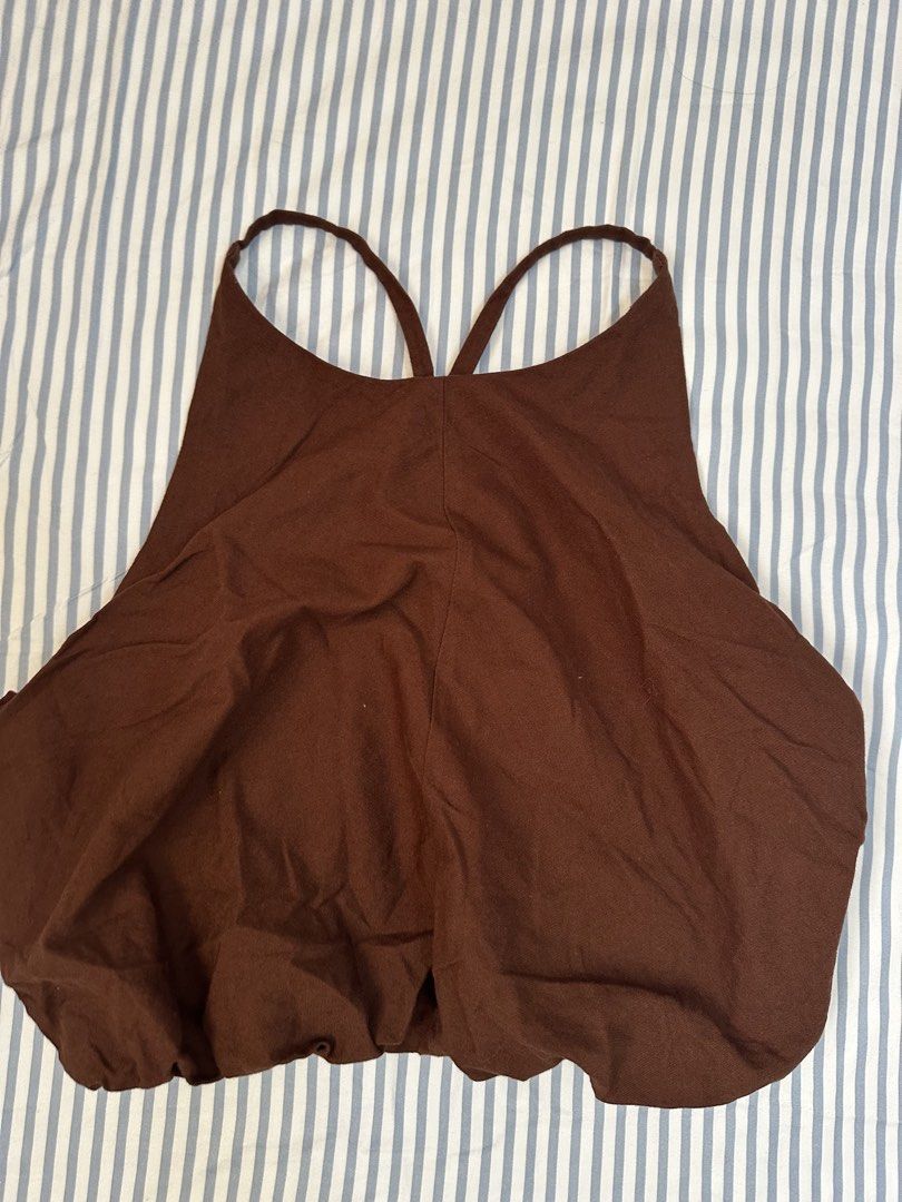 love, bonito brown balloon top (Category: Sleeveless) located in Quezon City. Submitted by tan__k (Listing ID 1468294637, Image 2). Description: authentic Size LB S No flaws used once for 2-3 hrs 😅.