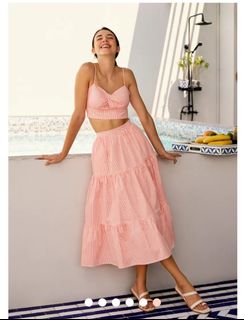 (Category: ) located in . Submitted by designerbrandsforless (Listing ID 1468397792, Image 1). Description: .