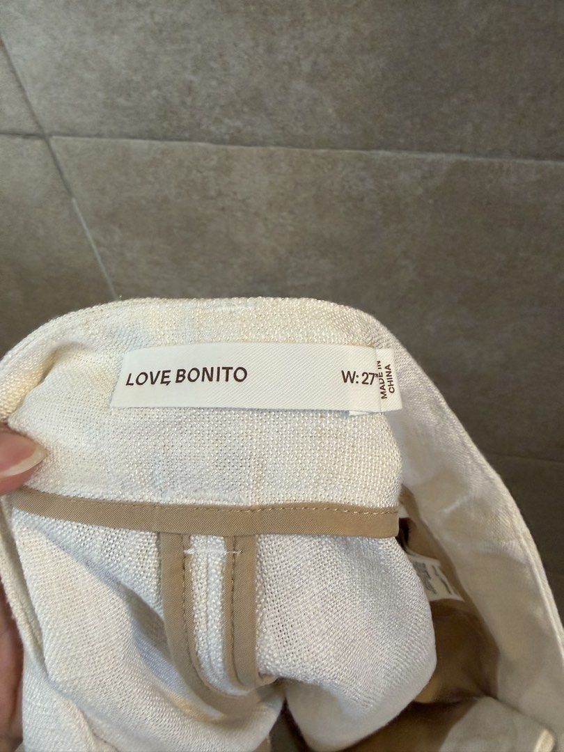 Love Bonito White Tailored Shorts (Category: Shorts) located in San Juan City. Submitted by live4lulu (Listing ID 1468310077, Image 3). Description: Used once.