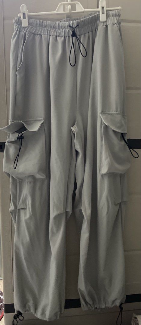 Lovito baggy Cargo Pants (Category: Other Bottoms) located in Quezon City. Submitted by anywearphl (Listing ID 1468428215, Image 2). Description: Size L.