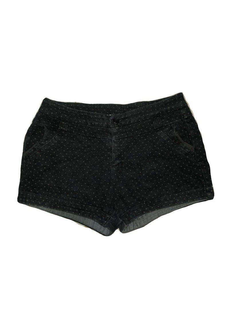 Low Rise Black Shorts Size in Second Slide (Category: Shorts) located in Calamba. Submitted by kiyanc3 (Listing ID 1464113657, Image 1). Description: Issue: Need Stitching inside Zipper & Leather peeling off inside pockets - Size 32 to 33 ! PAY FOR THE SF !.