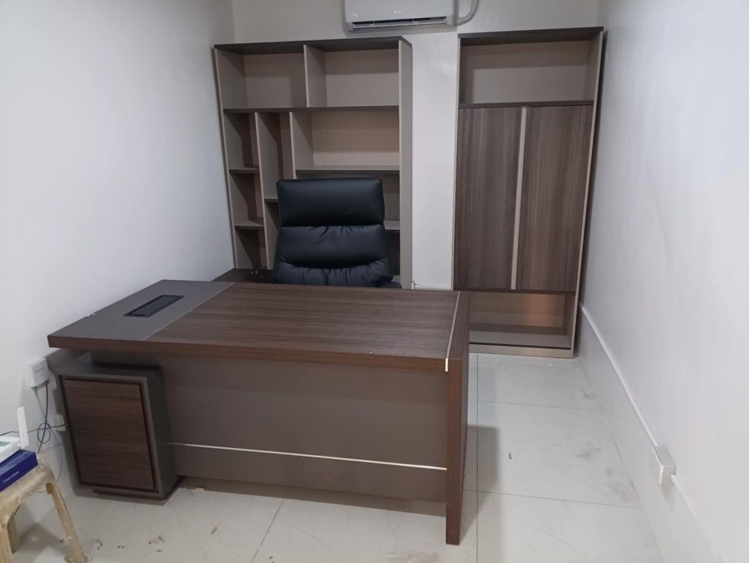 L-type executive table (Category: Office Furniture & Fixtures) located in Bacoor. Submitted by flfurniture (Listing ID 1468301117, Image 3). Description: 🌟L-type executive table size aavailable: 1.8m/ 2m ✅best seller ✅high quality ✅good quality NOTE: The price depends on the size you want🙂 📢WE ARE SELLING ALL KIND OF HOME FURNITURE AND OFFICE FURNITURE 💯 ALL BRAND NEW 📢 📱for more info.pls contact me. 📞09389920978 🤝we are selling all kinds